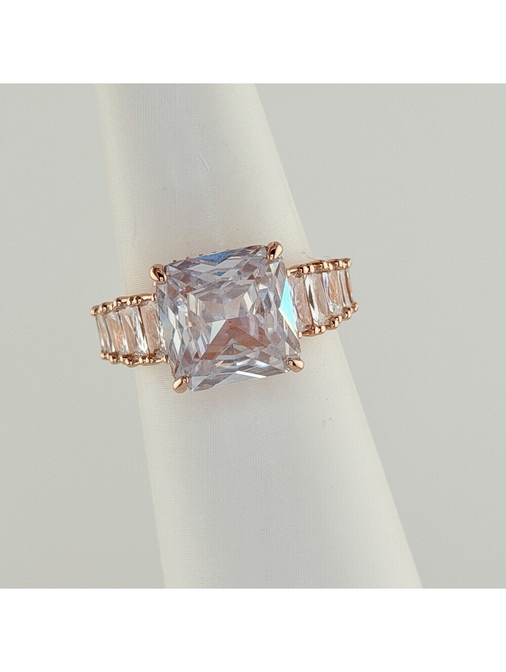 Bomb Party Ring Sz 8 "Shimmering Solstice" RG82645 Clear Cz on Rose Gold